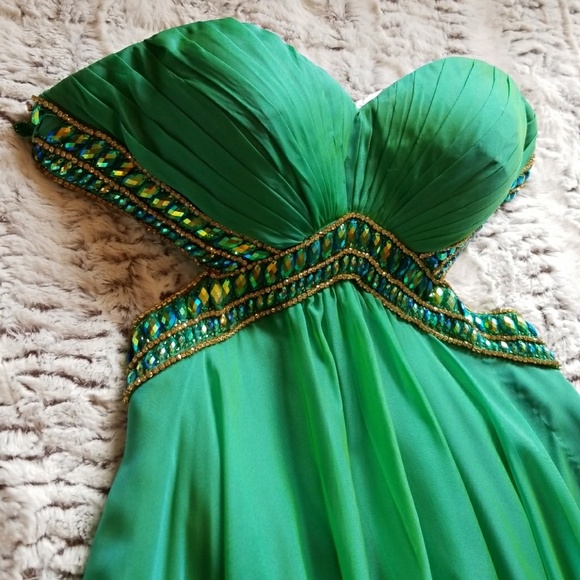 La Femme Strapless Prom Gown - Picture 3 of 8